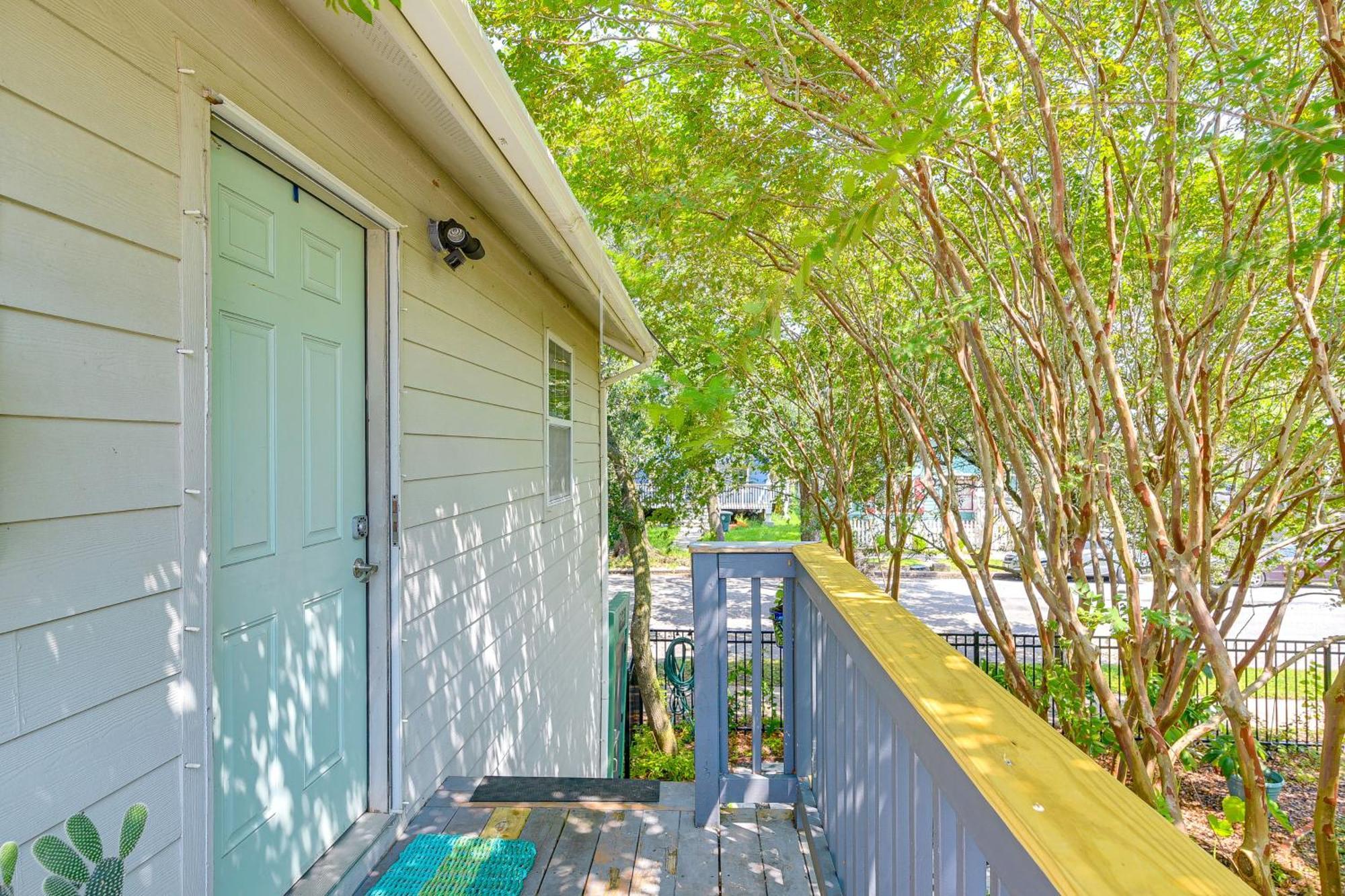 Cozy Galveston Apartment With Private Beach Pass! Luaran gambar